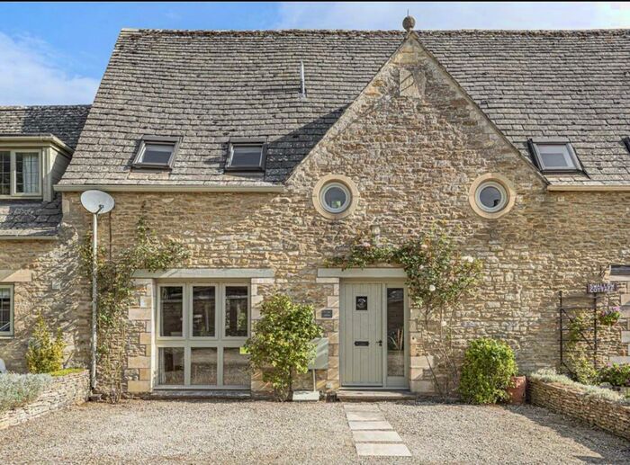 2 Bedroom Cottage To Rent In Claydon, Lechlade, GL7
