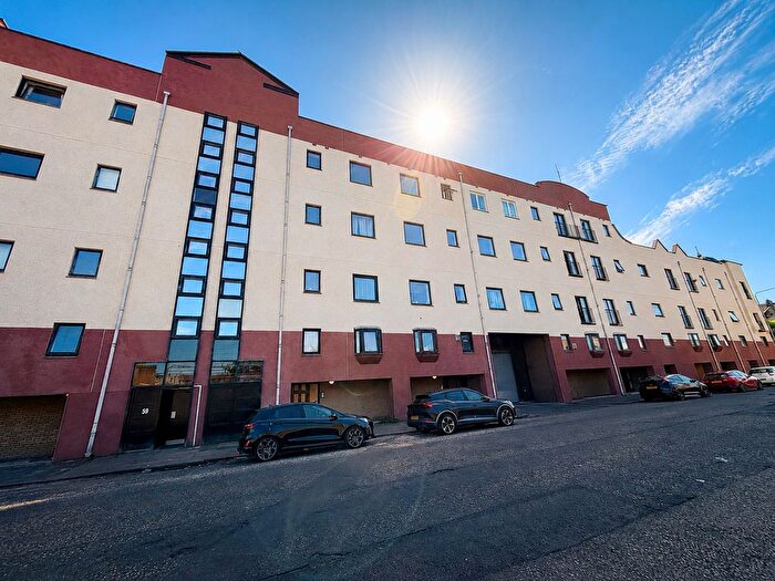 1 Bedroom Flat To Rent In Fairley Street, Glasgow, G51