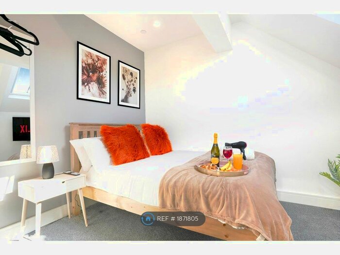 1 Bedroom Flat To Rent In Well Street, Buckingham, MK18