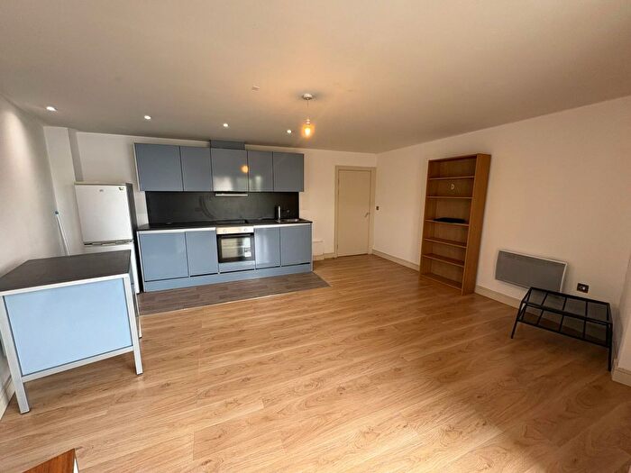 2 Bedroom Flat To Rent In Galleon Way, Cardiff, CF10