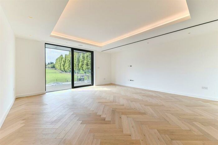 2 Bedroom Apartment To Rent In Regents Park Road, Finchley, N3