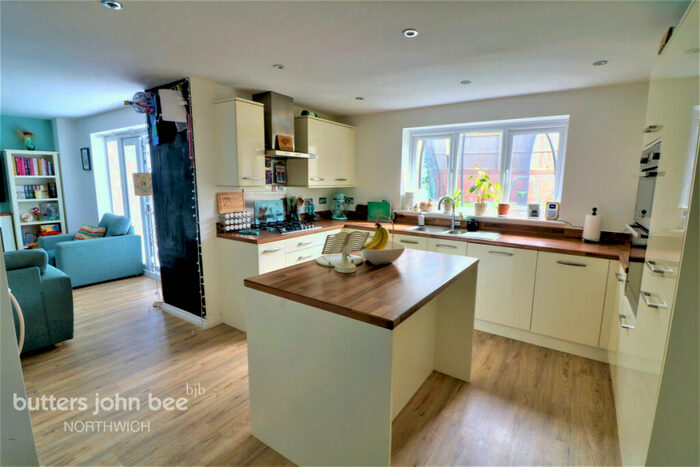 5 Bedroom Detached House For Sale In Kensington Crescent, Northwich, CW8
