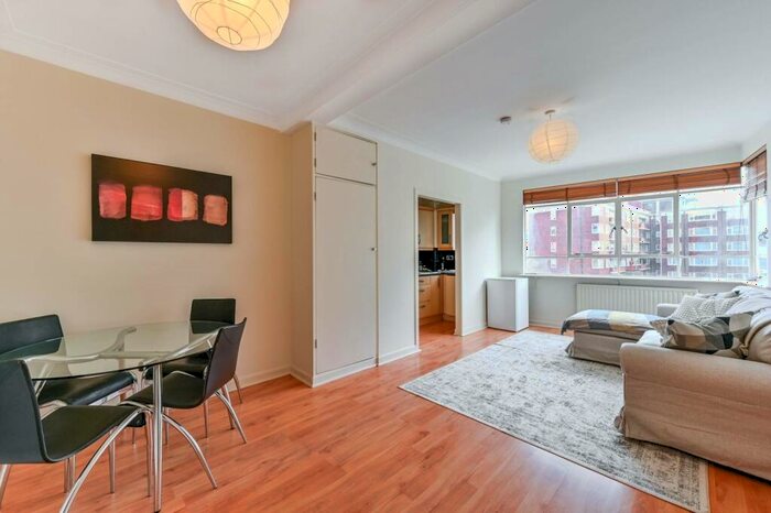 1 Bedroom Flat To Rent In Prince Albert Road, St John's Wood, London, NW8