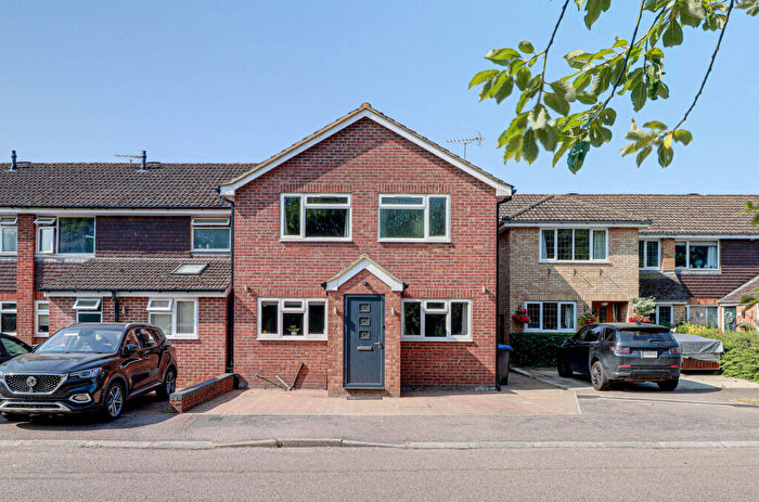 3 Bedroom End Of Terrace House For Sale In Long Meadow, Markyate, St Albans, AL3