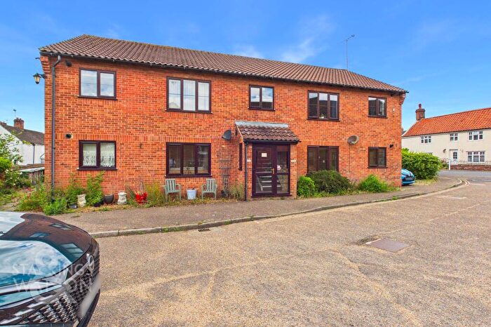2 Bedroom Flat For Sale In Old Road, Acle, Norwich, NR13