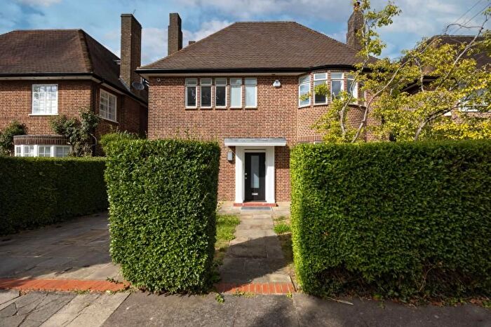 6 Bedroom Property To Rent In Linden Lea, Hampstead Garden Suburb, N2
