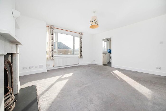 2 Bedroom Flat To Rent In Adolphus Road, London, N4