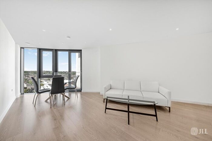 2 Bedroom Flat For Sale In City North West, N4