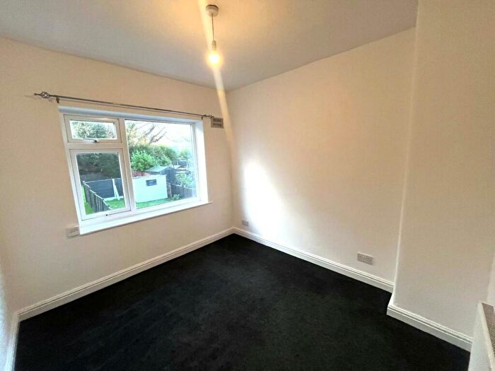 2 Bedroom End Of Terrace House To Rent In Brookfield Avenue, Bredbury, SK6