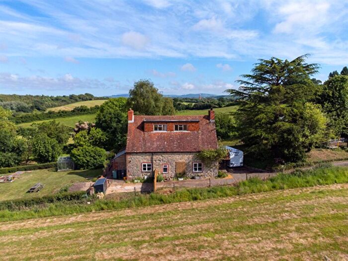 4 Bedroom Detached House For Sale In Whitcombe Road, PO30