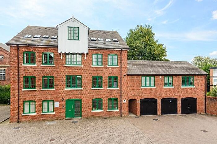 2 Bedroom Apartment To Rent In Holters MiIl, The Spires, CT2