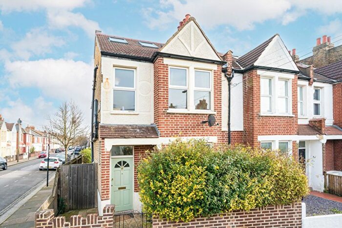 5 Bedroom Property For Sale In Pevensey Road, Tooting, SW17