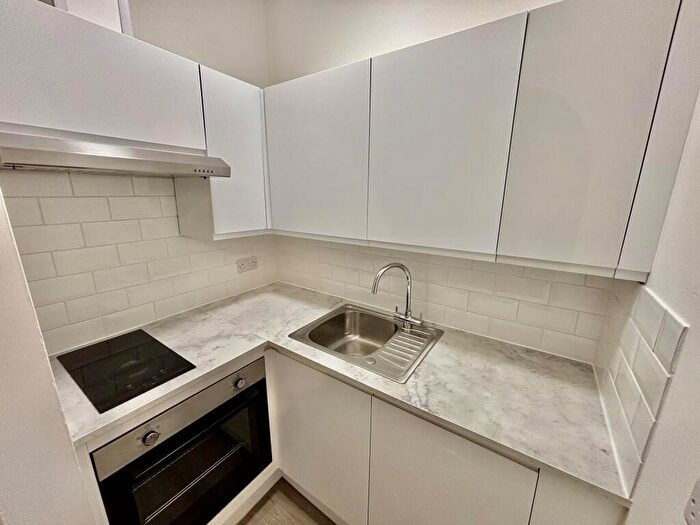 Flat To Rent In Cecil Road, BH5