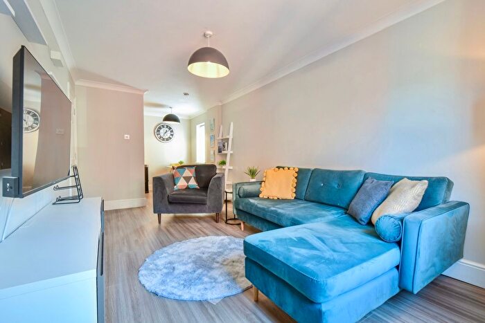 2 Bedroom Flat To Rent In Langtons Wharf, Leeds, LS2