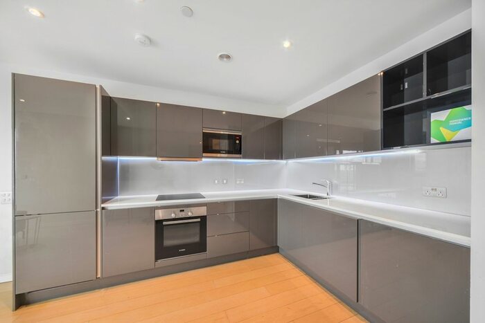 1 Bedroom Flat To Rent In Glasshouse Gardens, Stratford, London, E20