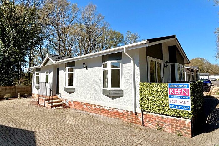 2 Bedroom Park Home For Sale In King Edward Park, Baddesley Road, Chandler's Ford, SO52