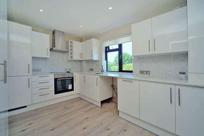 1 Bedroom Property To Rent In Farm Road, Esher, KT10