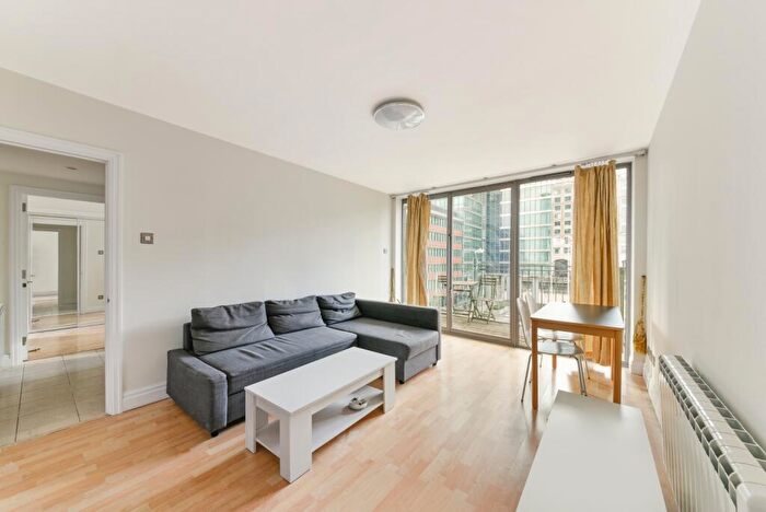 2 Bedroom Flat To Rent In Hertsmere Road, Canary Wharf, London, E14