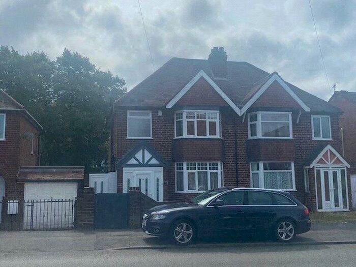 4 Bedroom Semi-Detached House To Rent In Church Street, Brierley Hill, West Midlands, DY5
