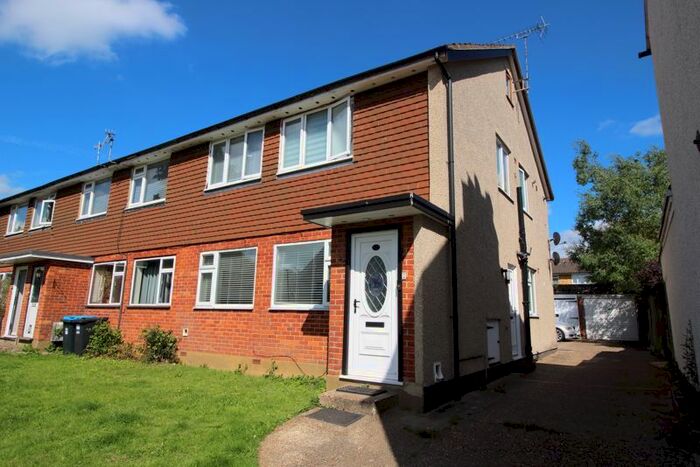 2 Bedroom Maisonette To Rent In Eldon Road, Caterham, CR3