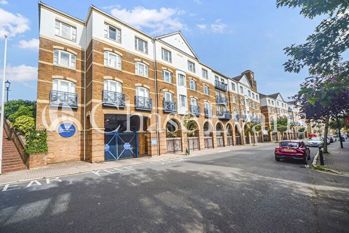 2 Bedroom Flat To Rent In Windsor Court, King Amp; Queen, Rotherhithe Street, Rotherhithe, London, SE16