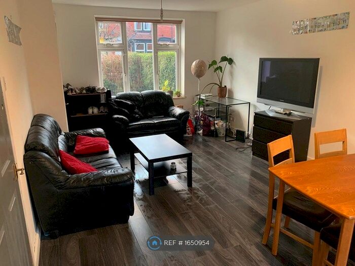 4 Bedroom Terraced House To Rent In Ash Road, Leeds, LS6