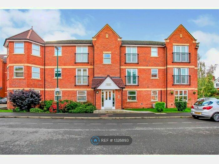 2 Bedroom Flat To Rent In Walton Road, Bushey, WD23