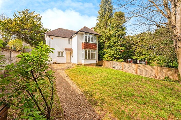3 Bedroom Detached House For Sale In London Road, Luton, LU1
