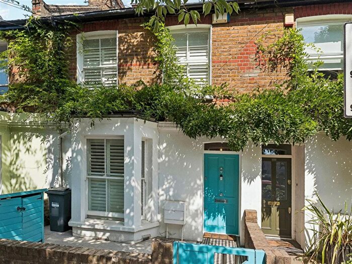 3 Bedroom Terraced House For Sale In Glebe Street, London, W4