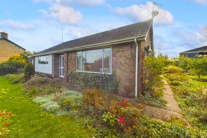 3 Bedroom Bungalow For Sale In Heath Road, Warboys, Huntingdon, Cambridgeshire, PE28