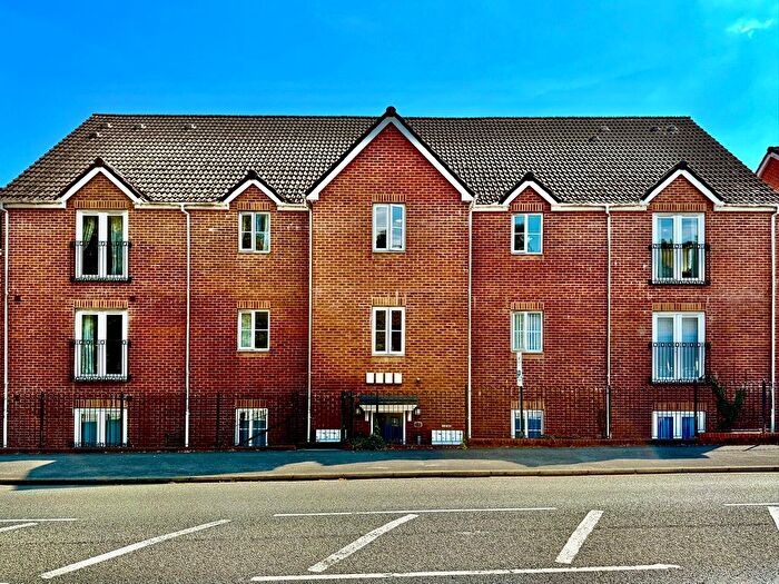 2 Bedroom Flat For Sale In Chepstow Road, Newport, NP19