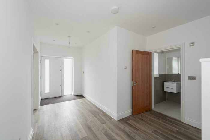 5 Bedroom Detached House To Rent In Pine Hill, Epsom, KT18