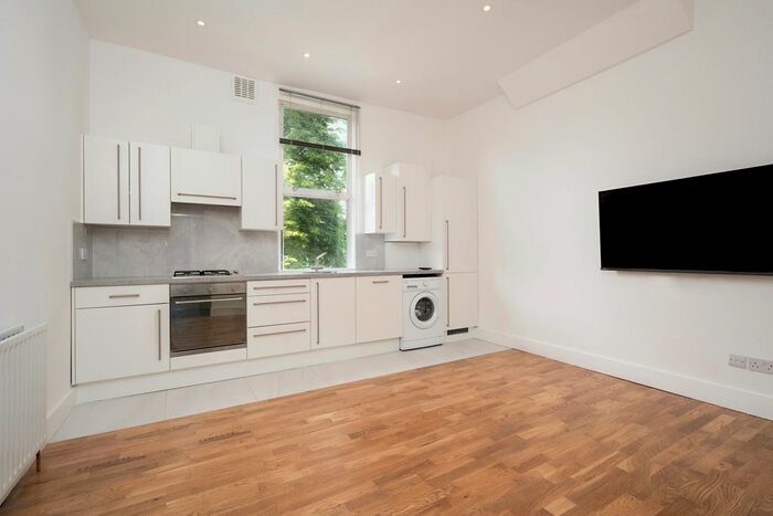 2 Bedroom Flat To Rent In Stroud Green Road, London, N4