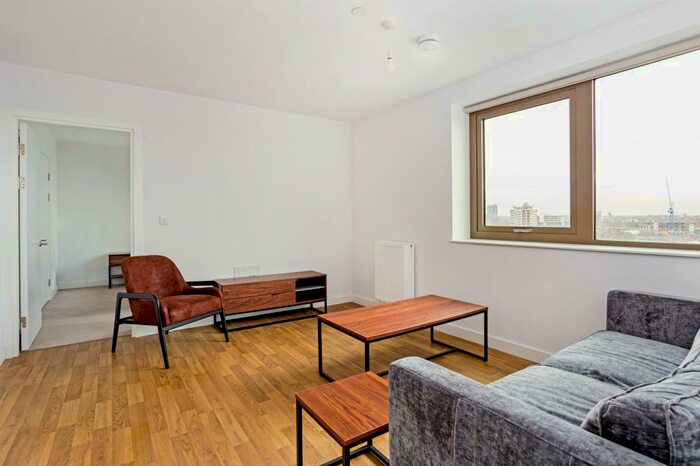 2 Bedroom Apartment To Rent In Apex Gardens, Seven Sisters London, N15