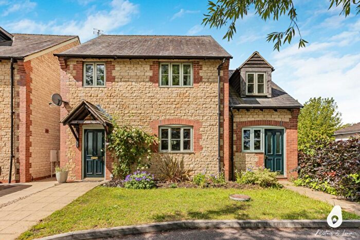 4 Bedroom Detached House For Sale In Willow Brook, Ploughley Road, Lower Arncott, OX25