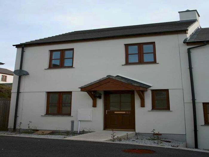3 Bedroom End Of Terrace House To Rent In Halbullock View, Gloweth, Truro, TR1