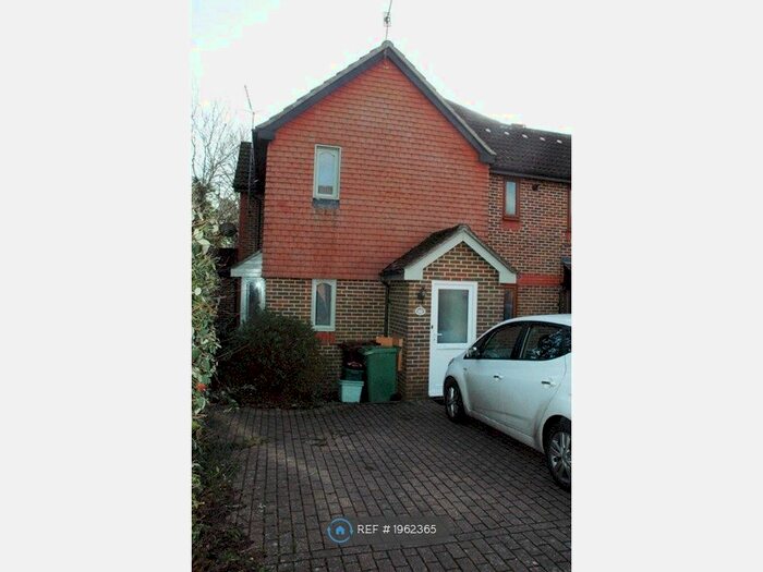 1 Bedroom Semi-Detached House To Rent In Hawkenbury Mead, Tunbridge Wells, TN2
