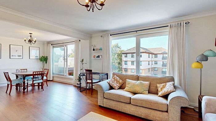 2 Bedroom Flat For Sale In Church Road, Richmond, TW9