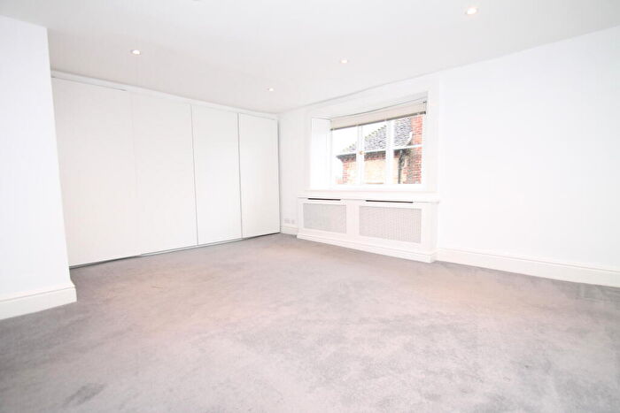 1 Bedroom Apartment To Rent In Gate House, Midhurst, GU29