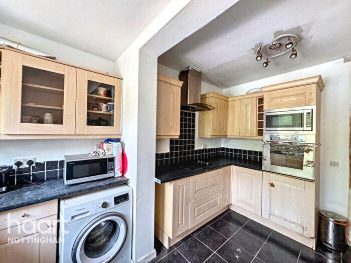 3 Bedroom Town House For Sale In Robin Hood Terrace, Nottingham, NG3