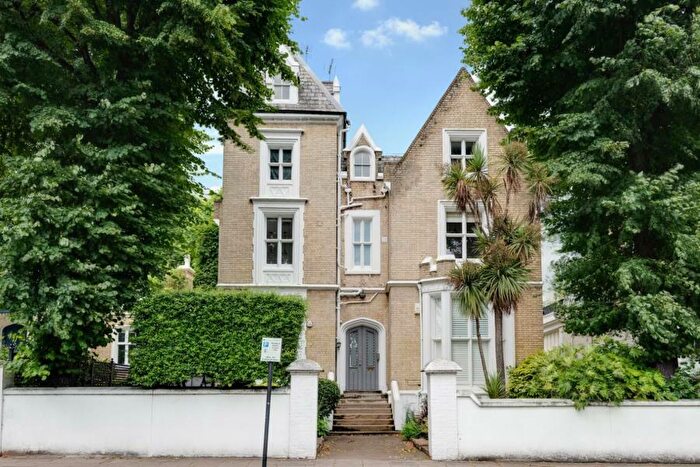 3 Bedroom Apartment To Rent In Carlton Hill, St Johns Wood, NW8