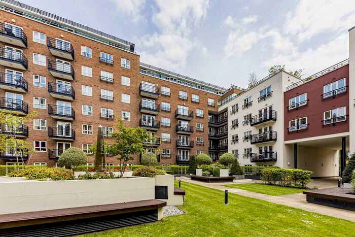 2 Bedroom Flat To Rent In Royal Quarter, Seven Kings Way, Kingston Upon Thames, KT2