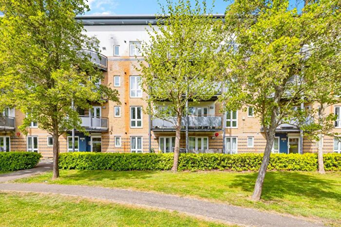 2 Bedroom Flat For Sale In Modena Mews, Watford, WD18