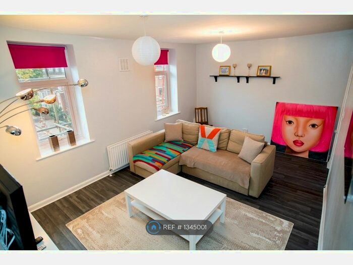 2 Bedroom Flat To Rent In Upper Street, London, N1