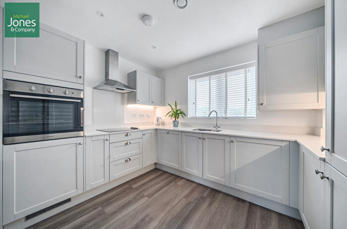 1 Bedroom Flat To Rent In Goshawk Road, Lancing, West Sussex, BN15