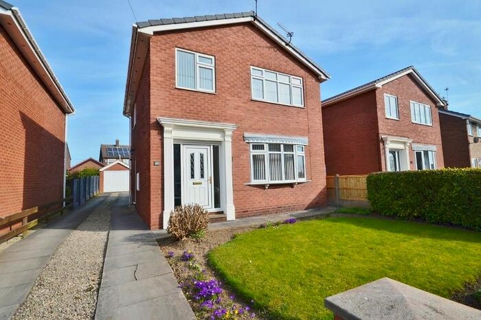 3 Bedroom Detached House To Rent In Davis Avenue, Castleford, WF10