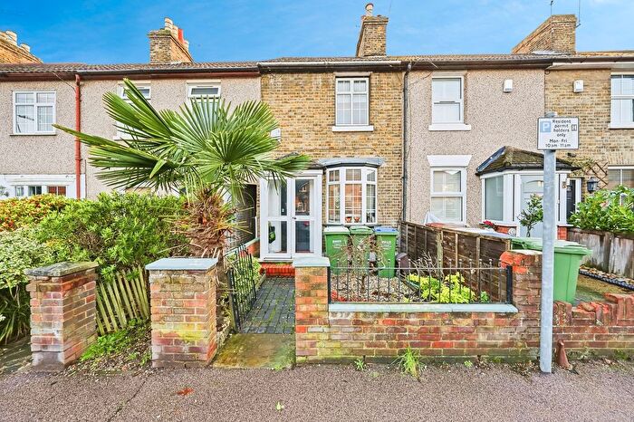 2 Bedroom Terraced House For Sale In Hartford Road, Bexley, Kent, DA5