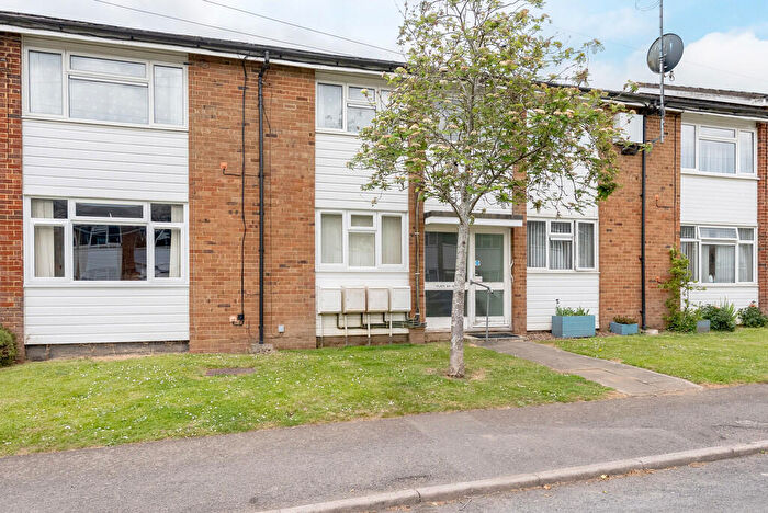 1 Bedroom Flat For Sale In St. Johns Road, Dorking, RH4