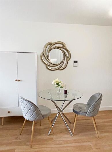 1 Bedroom Studio To Rent In Beaufort Square, London, NW9
