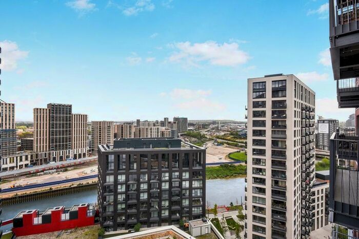 Studio To Rent In Modena House, Lyell Street, London City Island, Leamouth Peninsula, London, England, E14